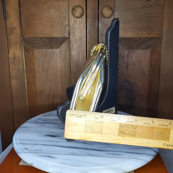 Elegant Gold Women's Clutch - Picture 8 of 15